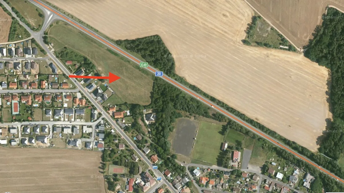 Prodej stavebního pozemku 8420 m²